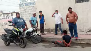 Vecinos someten a presunto abusador en Campeche