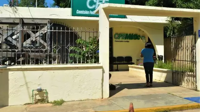 Varios campesinos de la localidad de Huay Max, les llegaron tarifas muy altas de consumo