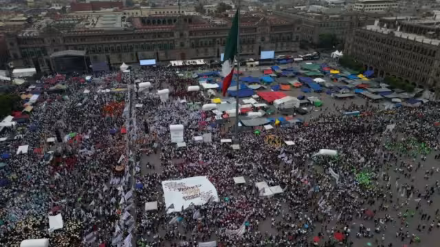 Así lucía el Zócalo 2 horas antes del cierre de campaña de Claudia Sheinbaum