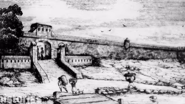 Antes de las murallas, posiblemente existió un baluarte llamado “El Bonete”