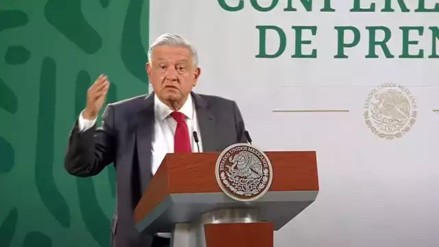 “Lo mismo con el agua, porque todos la usan, pero los pueblos yaquis no tienen, estamos planeando construir un acueducto para darles a los pueblos”, dijo