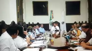 Renán Barrera sacó de la sesión de Cabildo al Comisario de San José Tzal