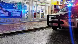 El sujeto llegó a bordo de una bicicleta Por Ricardo Jiménez