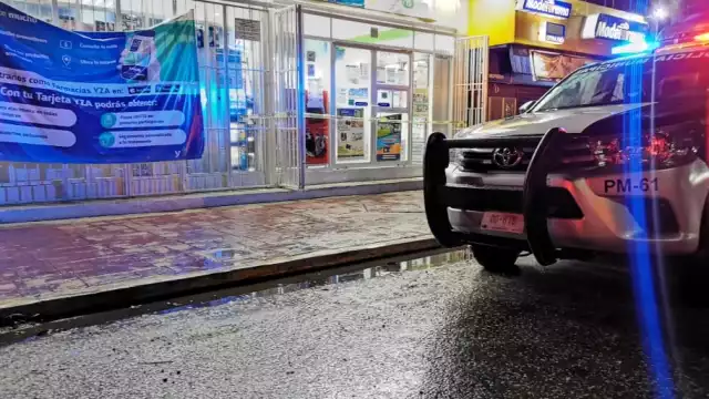 El hombre robó dinero, un celular, rompió un lavabo del consultorio e hirió al empleado