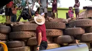 Markitos Toys: Youtuber regala dinero a niños, mujeres y adultos mayores (VIDEO)