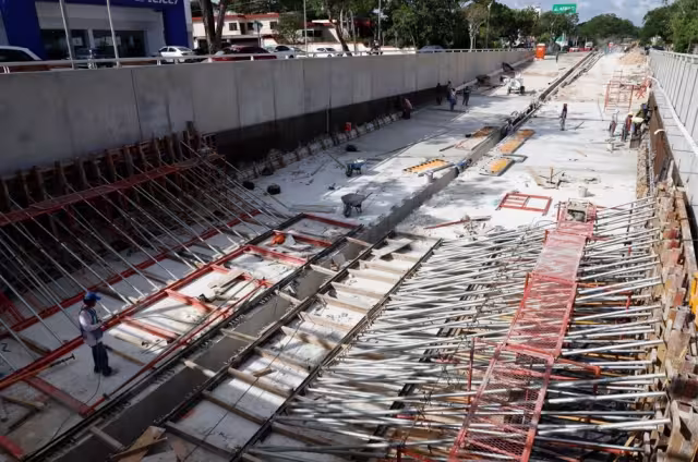 Cero y van cuatro, Renán Barrera no sabe cuándo terminarán los trabajos del Paso Deprimido en Mérida, pero lo que si sabe es que se aumentaron los precios