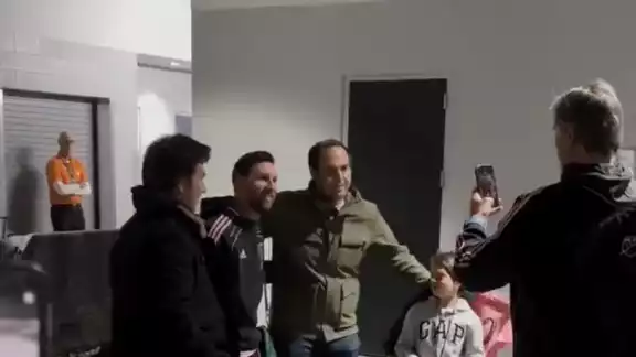 Checo saludó a Messi en Las Vegas Checo saludó a Messi en Las Vegas