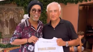 Ravenna FC presenta a Ronaldinho como nuevo refuerzo para la temporada italiana