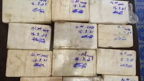La cocaína se encontraba oculta detrás de las luces posteriores de la camioneta