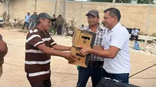 Albañiles señalan que si su intención era apoyarlos, les hubiera dado algún recurso