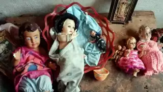 Las efigies fueron localizadas en el predio de una habitante que inicialmente dijo desconocer cómo fue que llegaron a su casa