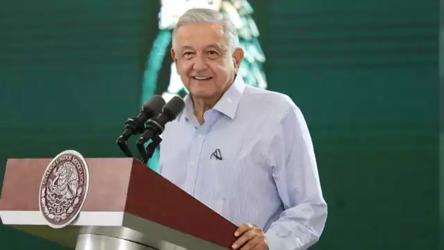 El presidente Andrés Manuel López Obrador dio a conocer que, el próximo 1 de diciembre, a las 17:00 horas, ofrecerá un informe en el Zócalo democrático de la Ciudad de México