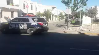 Elementos de Seguridad Pública Municipal y Estatal para acordonar la zona