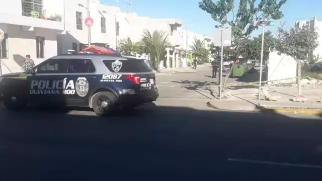 Elementos de Seguridad Pública Municipal y Estatal para acordonar la zona