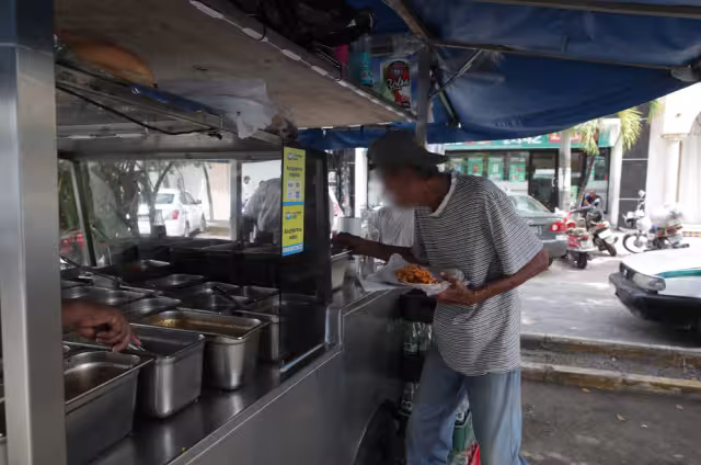 Algunos consumidores que frecuentan puestos callejeros manifestaron confianza en los productos que adquieren
