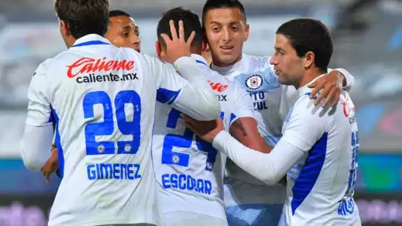 Cruz Azul consigue su primera victoria en el torneo Cruz Azul consigue su primera victoria en el torneo