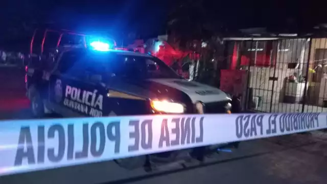 Hombres a bordo de una motocicleta disparan contra auto en la región 221 de Cancún