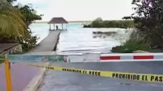 Con ayuda de una lancha los oficiales arrastraron el cuerpo a la orilla