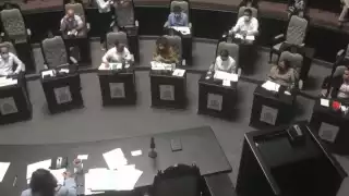 Los diputados retomaron los trabajos tras un receso.