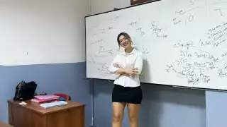 Fidan Atalay, la maestra de química que enamora en TikTok