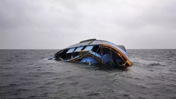 Los guardacostas de Túnez rescataron varios cuerpos de las costas Los guardacostas de Túnez rescataron varios cuerpos de las costas