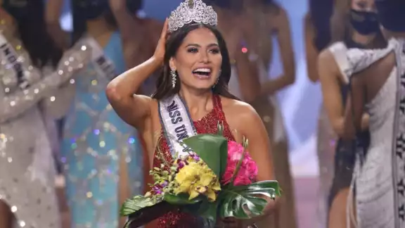 Reina de la belleza Andrea Meza