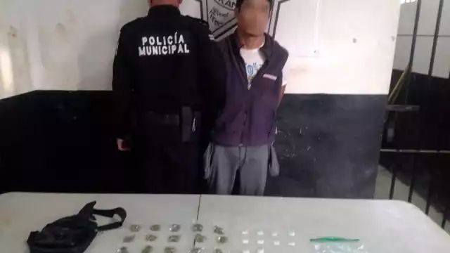Fue detenido por conducir conducir a exceso de velocidad en su mototaxi, pero le fueron encontradas bolsas con narcóticos