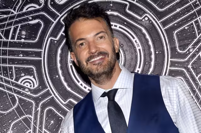 En conferencia de prensa, Anna Ferro, esposa del famoso, reveló que su esposo murió de una neumonía.
