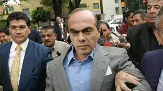 Kamel Nacif cuenta con una orden de aprehensión en su contra por el delito de tortura contra la periodista.
