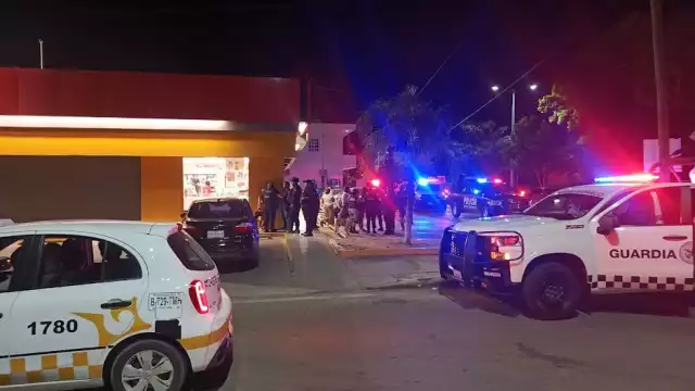 Sufre empleada de Oxxo asalto nocturno en Chetumal; es el cuarto