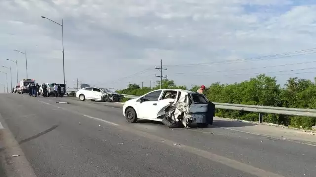 Al lugar del accidente arribaron elementos de la policía estatal y municipal, así como la Cruz Roja