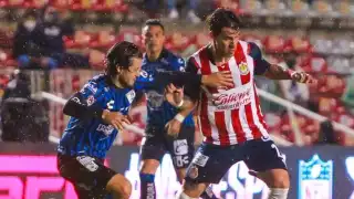 El partido entre Querétaro y Chivas se llevará a cabo a puerta cerrada. Foto: Especial