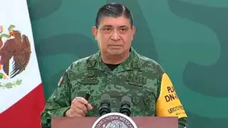 Luis Cresencio Sandoval en conferencia de prensa desde el 29 Batallón de Infantería ubicado en Colima
