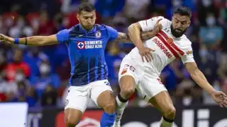 Error garrafal del árbitro al expulsar a Jurado le da el triunfo a Toluca sobre Cruz Azul