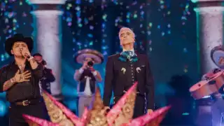Los cantantes interpretaron grandes éxitos de Vicente Fernández.
