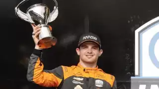 Pato O'Ward subió al podio tras quedar segundo en el Grand Prix de Indianápolis