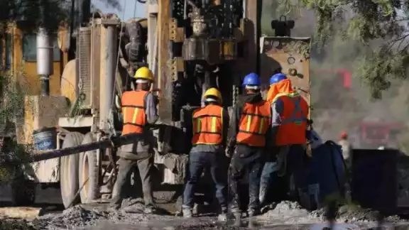 A casi tres semanas del accidente en la mina "El Pinabete" se le presentó a familiares de los trabajadores atrapados un plan de rescate A casi tres semanas del accidente en la mina "El Pinabete" se le presentó a familiares de los trabajadores atrapados un plan de rescate