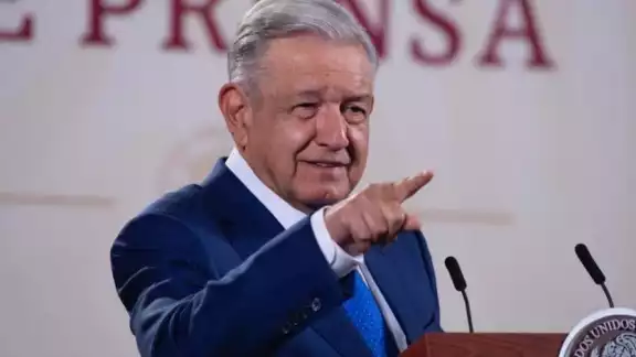El presidente AMLO dice que el Plan B de la Reforma Electoral no afecta en nada al INE El presidente AMLO dice que el Plan B de la Reforma Electoral no afecta en nada al INE