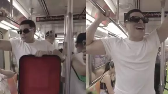 Eduin Caz y los integrantes de Grupo Firme se subieron al metro de Nueva York Eduin Caz y los integrantes de Grupo Firme se subieron al metro de Nueva York