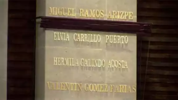 Honran a Elvia Carrillo en Cámara de Diputados Honran a Elvia Carrillo en Cámara de Diputados
