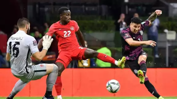 El Tri llega con herida profunda tras la derrota frente a Estados Unidos que lo mandó a la segunda plaza de la Concacaf El Tri llega con herida profunda tras la derrota frente a Estados Unidos que lo mandó a la segunda plaza de la Concacaf