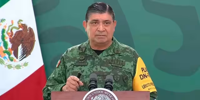 Luis Cresencio Sandoval en conferencia de prensa desde el 29 Batallón de Infantería ubicado en Colima

