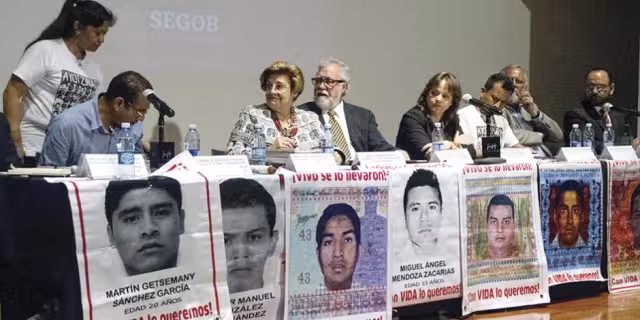 Los integrantes del GIEI dio a conocer el resultado de un peritaje hecho tras el informe de la Covaj