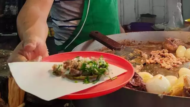 El perrito disfrutó de sus tacos para variar su dieta y dejar a un lado las croquetas
