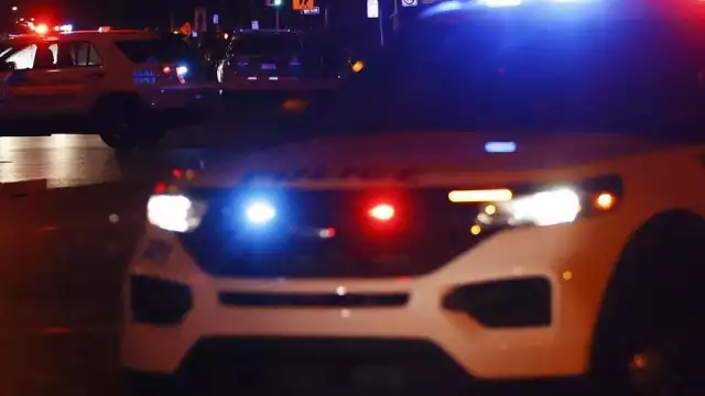 El crimen se extendió por varias cuadras, dijo la policía. Oficiales del distrito están investigando
