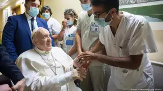 El Papa Francisco dio una audiencia en San Pedro antes de entrar al hospital