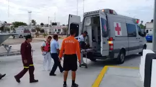 La camioneta perdió el control cuando dos de sus llantas explotaron