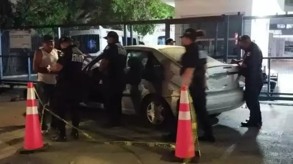 La mujer fue trasladada de Progreso a Mérida en un vehículo particular La mujer fue trasladada de Progreso a Mérida en un vehículo particular