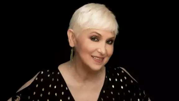 Rosita Pelayo está viva, pero grave de salud