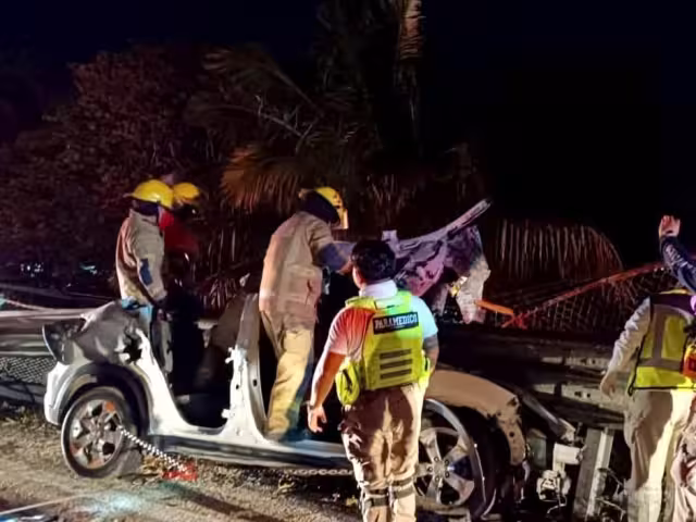 El copiloto terminó con lesiones y posible fractura en el  brazo izquierdo, mientras que el guiador quedó prensado a la unidad